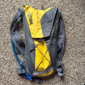 Camelbak Classic Yellow Gray Backpack Hydration Pouch Hiking